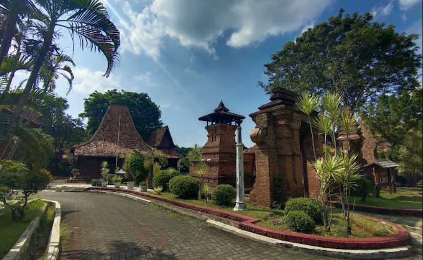 Taman mini Grand Maerakaca Semarang